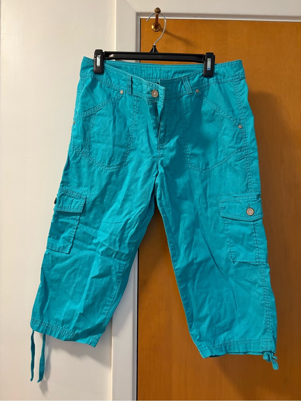 Faded Glory Turquoise Cargo Capris - Size 8